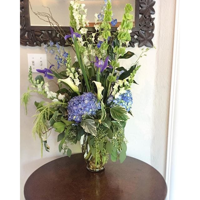 I_m_a_happy_girl_when_there_s_fresh_flowers_around._Thanks_to_my_amazing_publisher__tenspeedpress_for_the_gorgeous_arrangement_