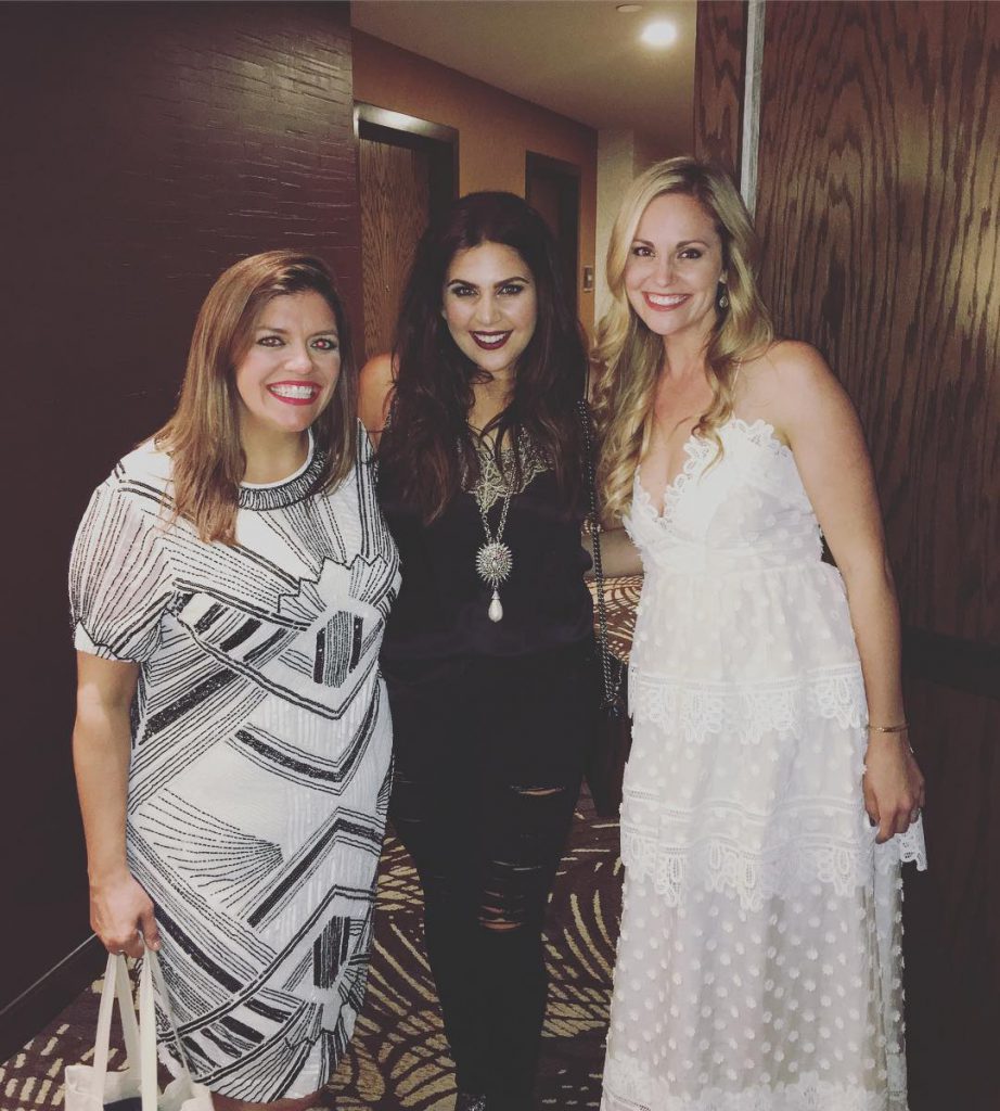 the_night_was_amazing__but_catching_up_on_life_and_long_dinners_with_my_dear_friends__anniefdowns_and__hillaryscottla_were_definitely_the_highlight-___i_wish_i_could_live_in_two_places_at_once