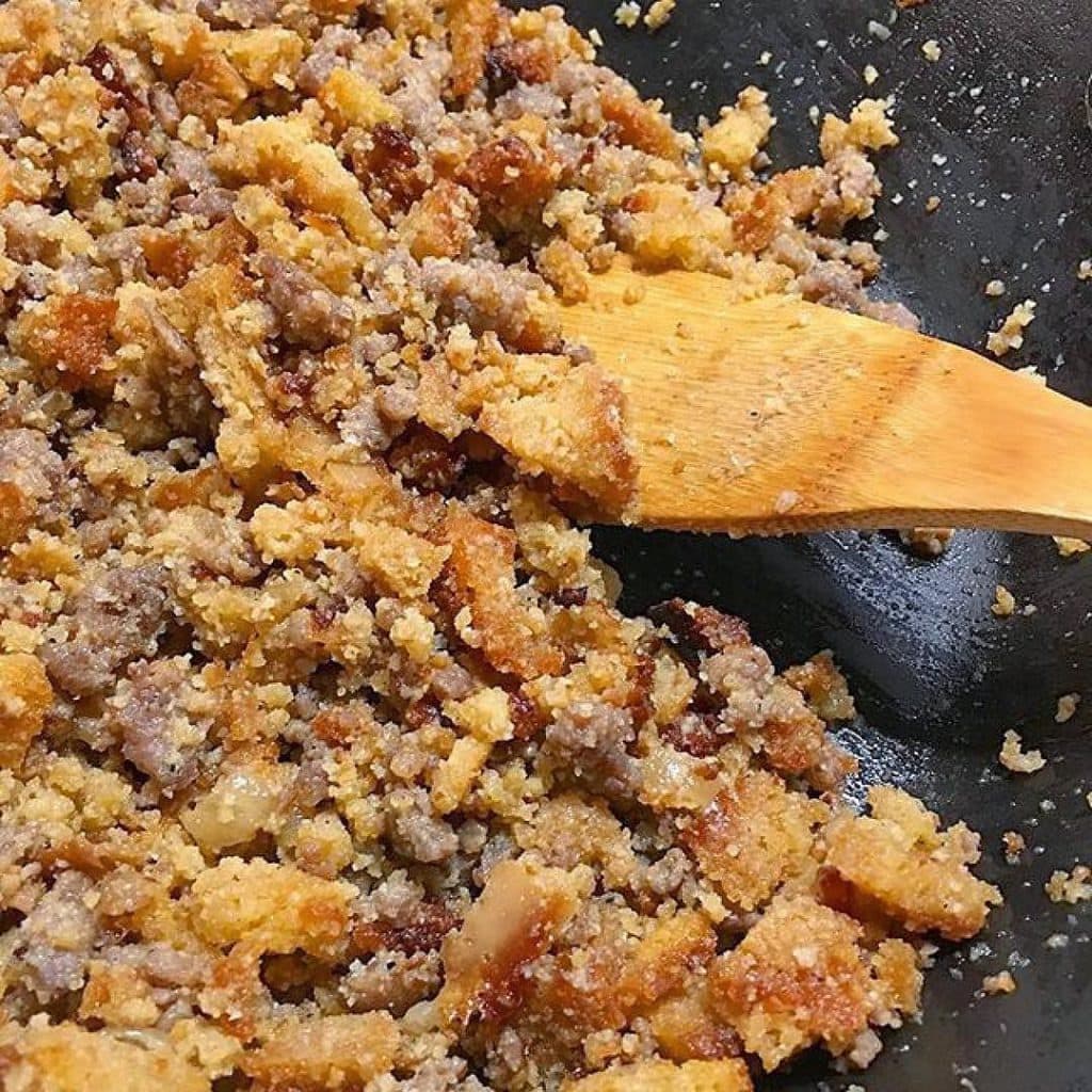 cornbread-thanksgiving-stuffing
